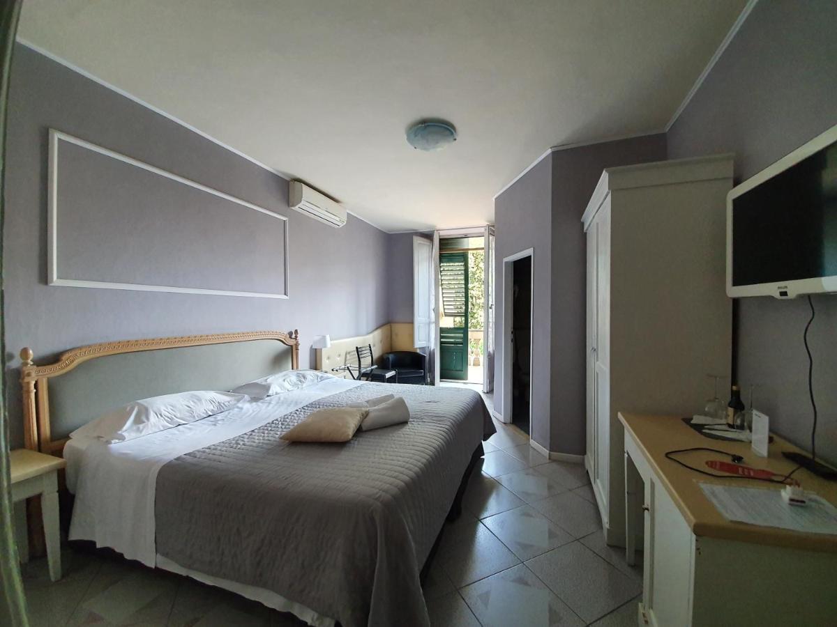 โฮเต็ล เฟโดรา Hotel ฟลอเรนซ์ ภายนอก รูปภาพ