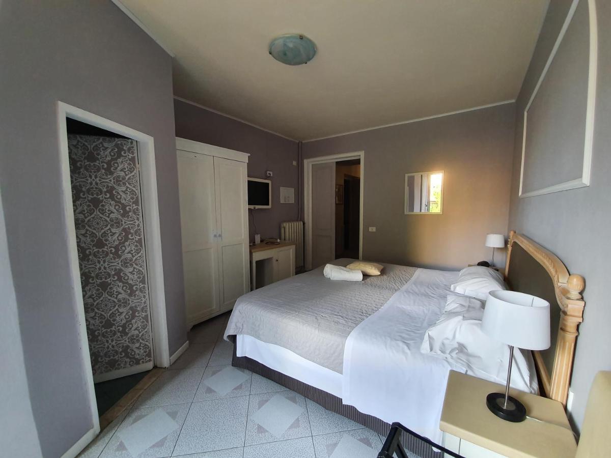 โฮเต็ล เฟโดรา Hotel ฟลอเรนซ์ ภายนอก รูปภาพ