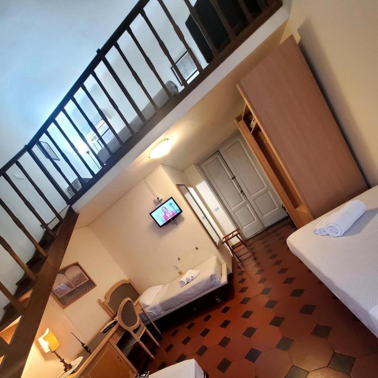 โฮเต็ล เฟโดรา Hotel ฟลอเรนซ์ ภายนอก รูปภาพ